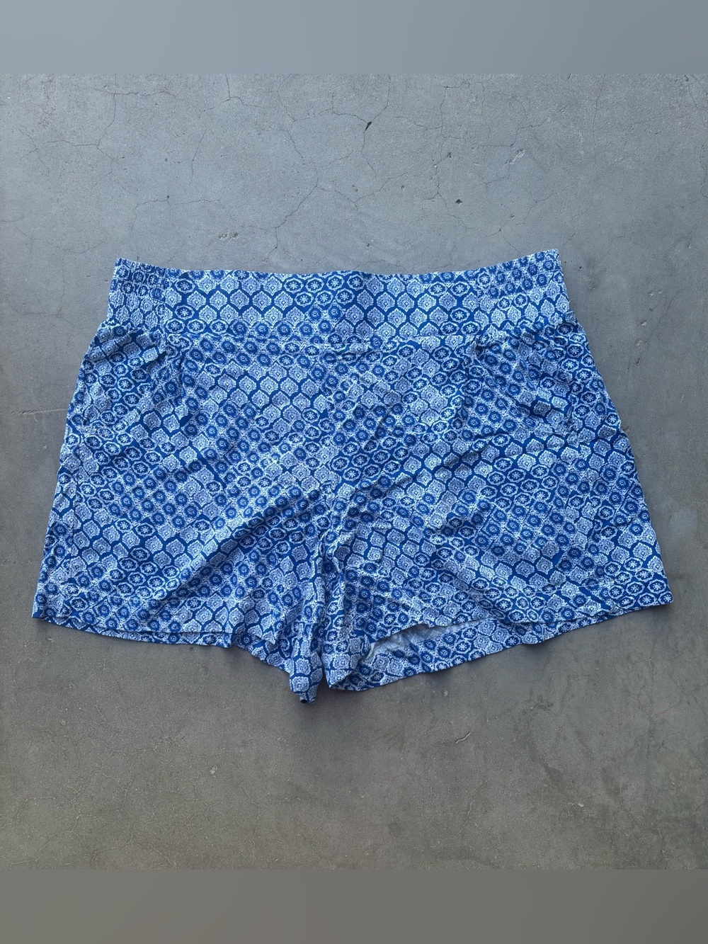 Lane Bryant Blue Geometric Print 100% Rayon Shorts Plus Size 18/20